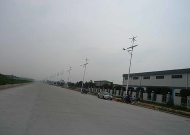 Çin 5 Rüzgar Rüzgar Türbini Türü ile Okul Rüzgar Güneş Hibrid Sistemi 3KW 48V Fabrika